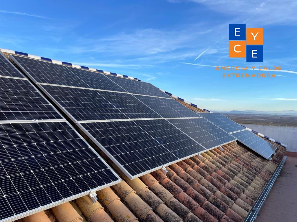 Instalación (Autoconsumo) de Placas Solares 140 Paneles en Sevilla - feat sevilla 1