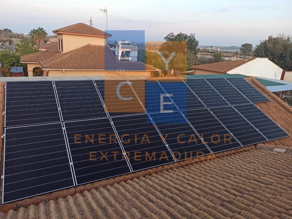 Instalación de sistema fotovoltaico en vivienda de Jerez de Los Caballeros. - feat whatsapp image 2023 04 25 at 18 00 18 1