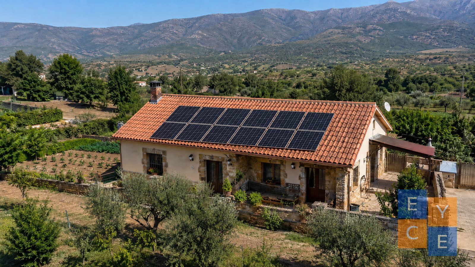 Instalación de sistema fotovoltaico en vivienda de Alía (Cáceres)