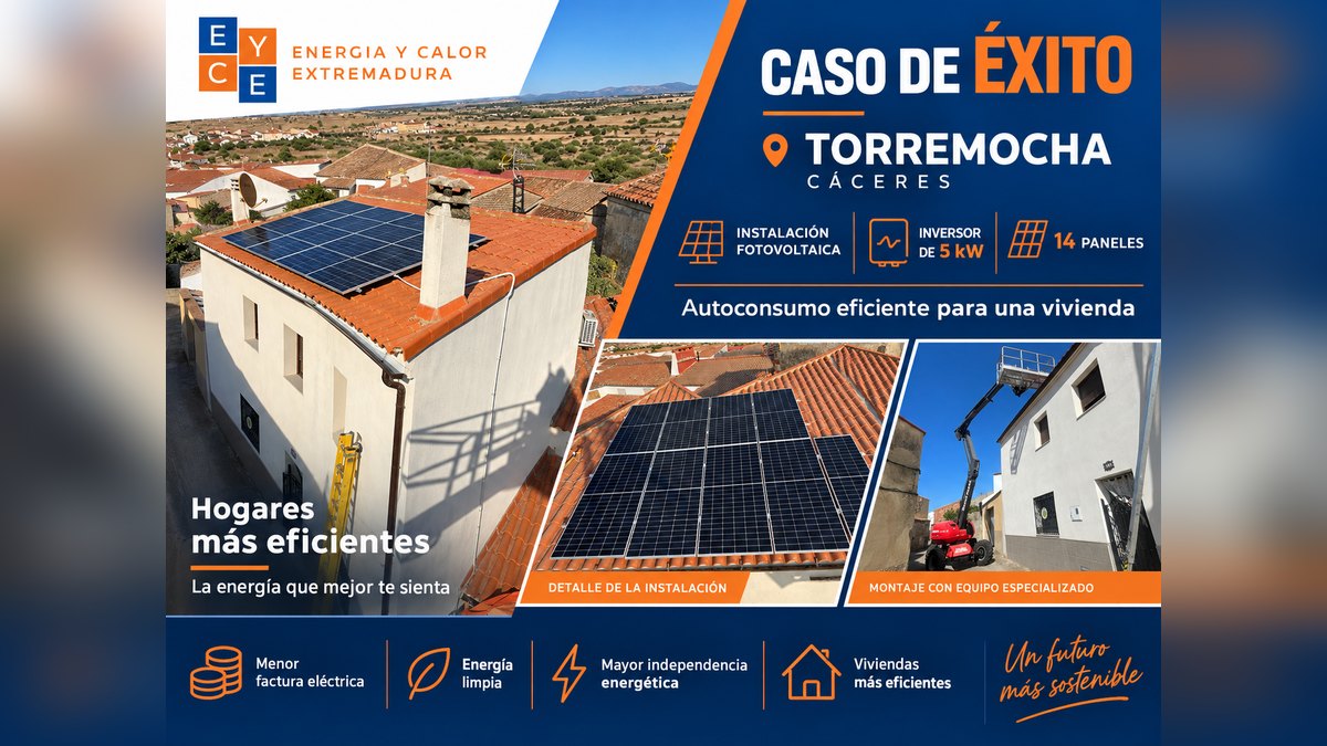 Instalación fotovoltaica de 14 paneles sobre la cubierta de teja de una vivienda de Torremocha (Cáceres)